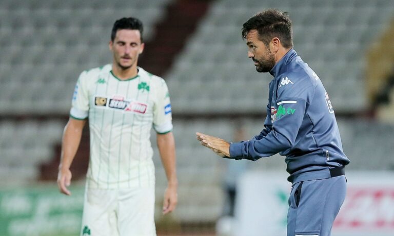 Ο ένας είχε κανονικό προπονητή, ο άλλος;