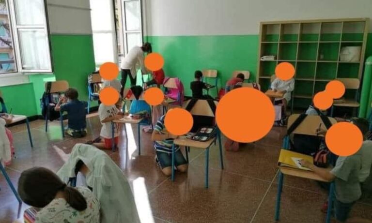 Ιταλία – Απίστευτο: Μαθητές κάθονται στο πάτωμα και ζωγραφίζουν ακουμπώντας στις καρέκλες (pic)