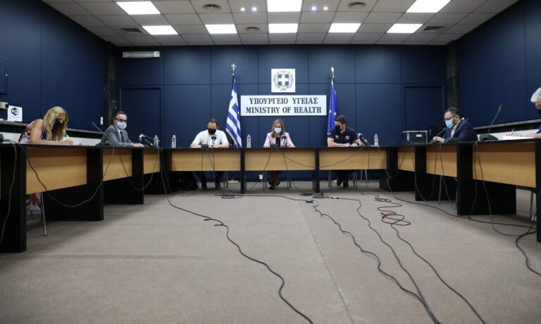 Κορονοϊός ενημέρωση: Περισσότερα από τα μισά κρούσματα στην Αττική