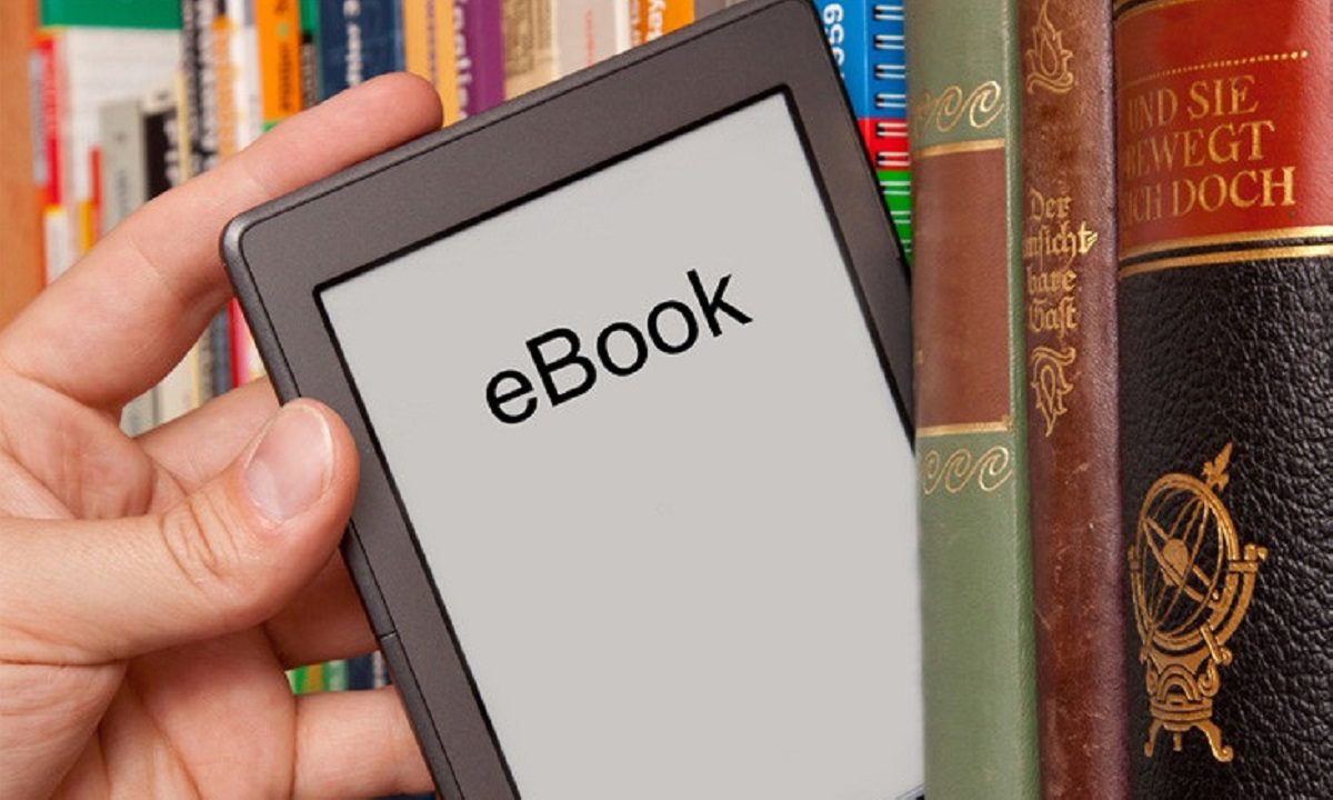 Διεθνής Ημέρα Ανάγνωσης Ηλεκτρονικού Βιβλίου καθιερώθηκε το 2014 από την OverDrive, τον μεγαλύτερο διανομέα ηλεκτρονικών βιβλίων στις ΗΠΑ