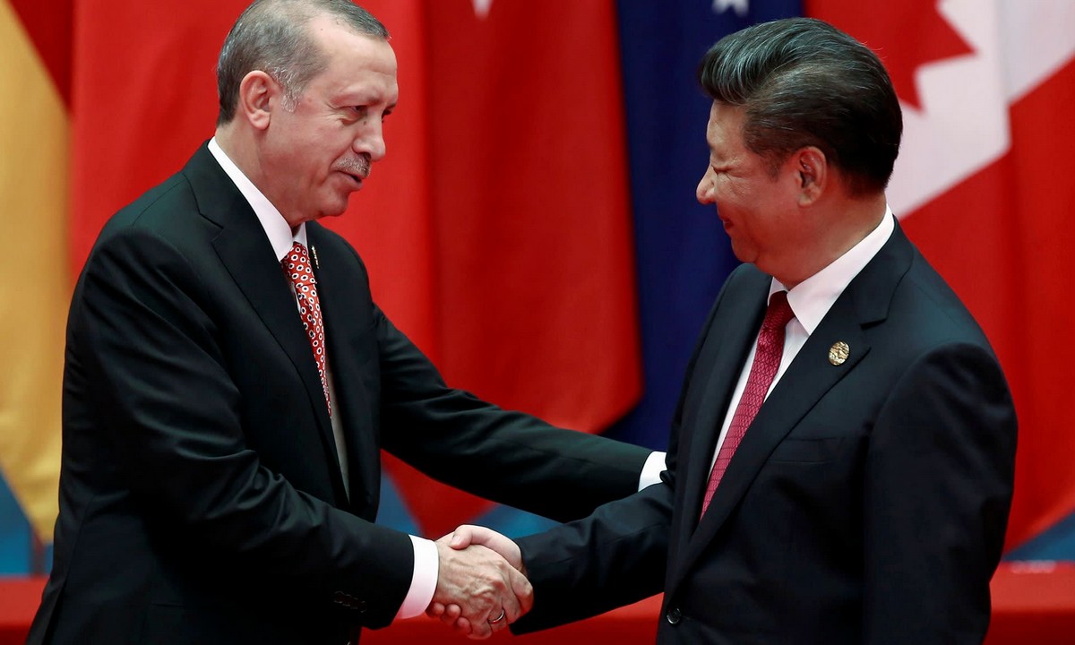Foreign Policy: Ο Ερντογάν «ξεπουλάει» την Τουρκία στην Κίνα για να μην πέσει στην «αγκαλιά» του ΔΝΤ