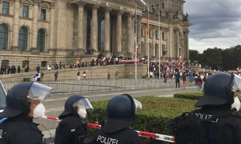 Απόπειρα εισβολής στο γερμανικό κοινοβούλιο – Σοκαρισμένος ο Κουρτς