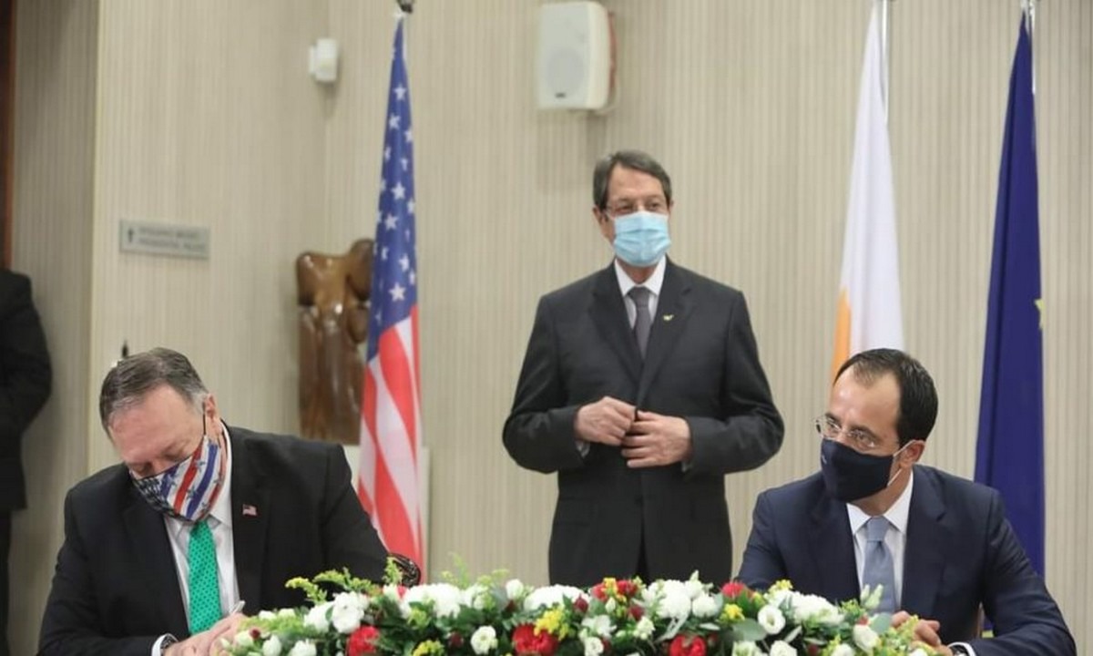 ΗΠΑ – Κύπρος: Τι περιλαμβάνει το μνημόνιο που υπογράφηκε για την Ασφάλεια και την Άμυνα