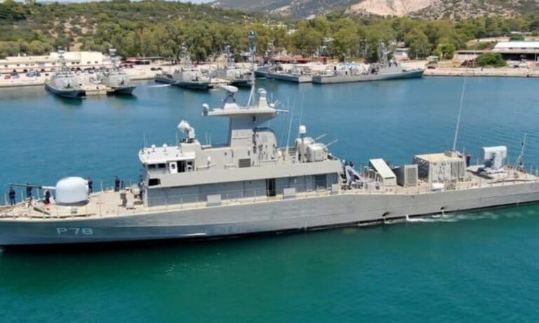 Ελληνοτουρκικά: Με απίστευτη ταχύτητα οργώνει το Αιγαίο ο «Καραθανάσης»