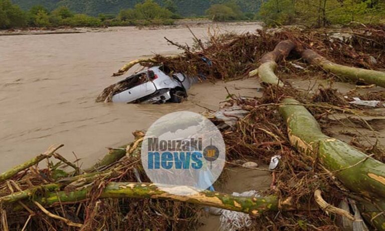 Μουζάκι Καρδίτσας: Καταστράφηκε το Κέντρο Υγείας – Έπεσε γέφυρα, διαλύθηκαν δρόμοι (vids)