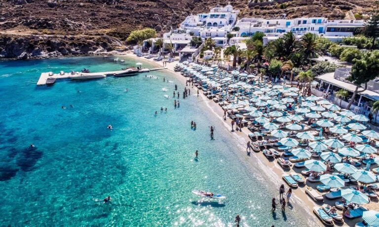 Μύκονος: Κλείνει το «Νammos» και ο «Σκορπιός»!