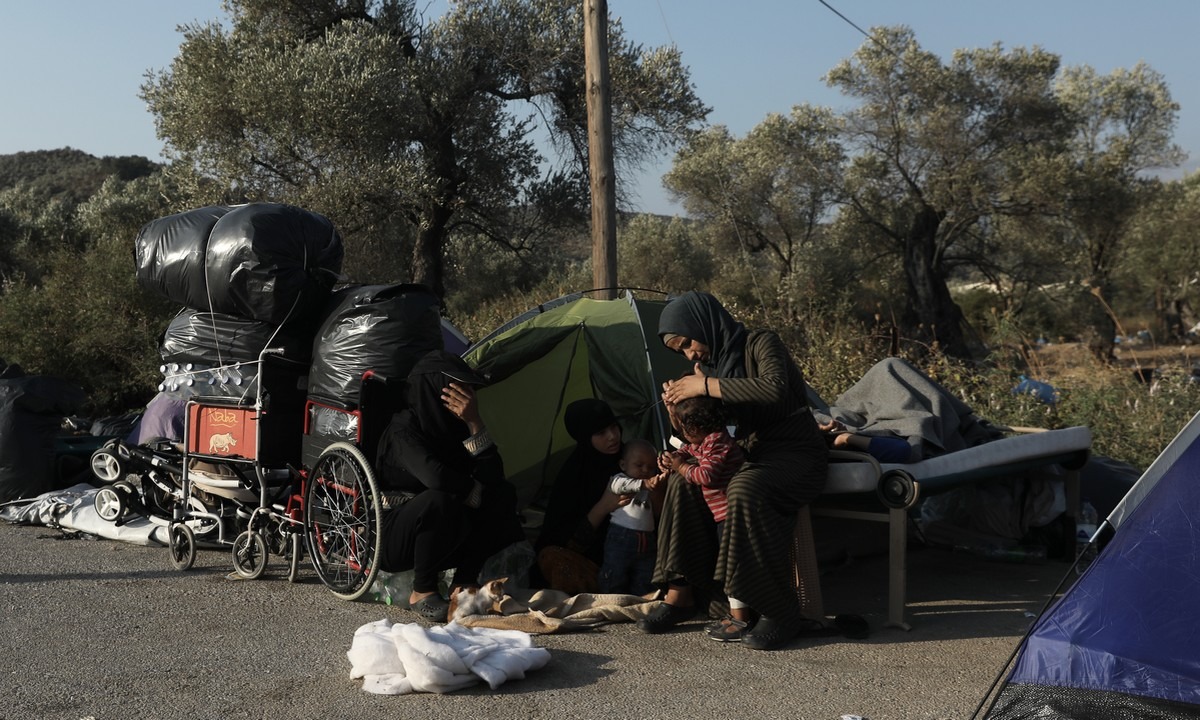 Εργατικό Κέντρο Σάμου κατά Ε.Ε., Ν.Δ., ΣΥΡΙΖΑ – Συγκέντρωση τροφίμων