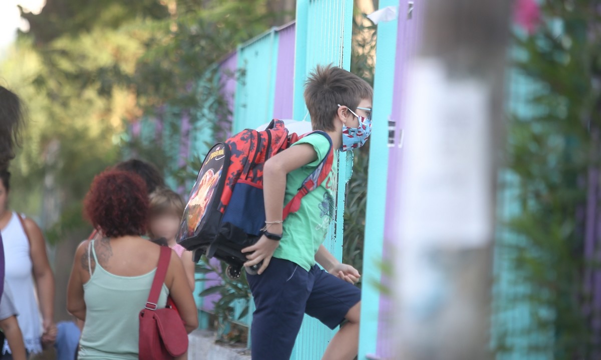 sxoleia 3 1 | Lamianow.gr