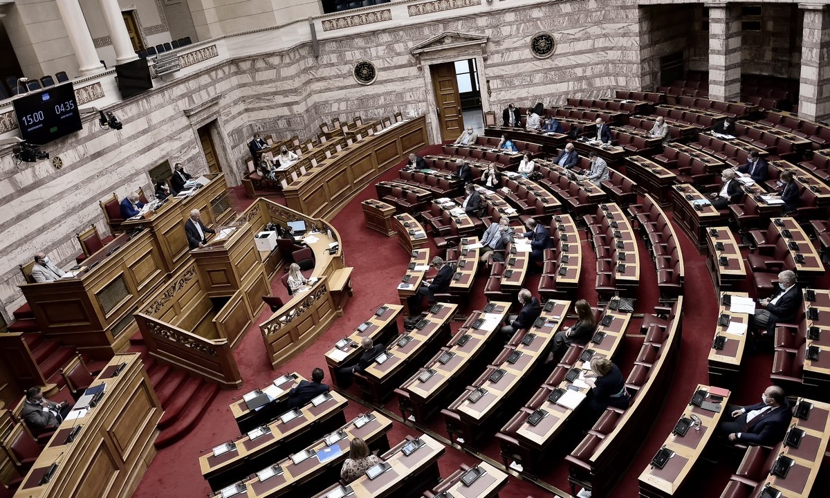Βουλή: Υπερψηφίστηκε ο προϋπολογισμός – Πώς ψήφισαν τα κόμματα