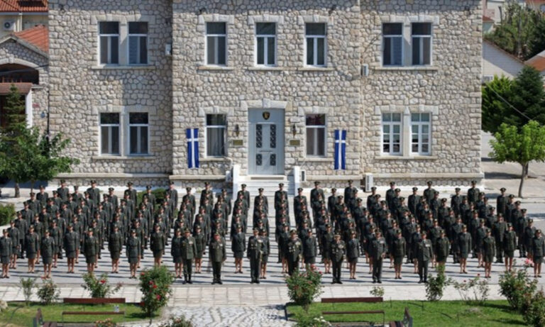 Ένοπλες Δυνάμεις: 15.000 προσλήψεις-Τι θα γίνει με τις Στρατιωτικές Σχολές