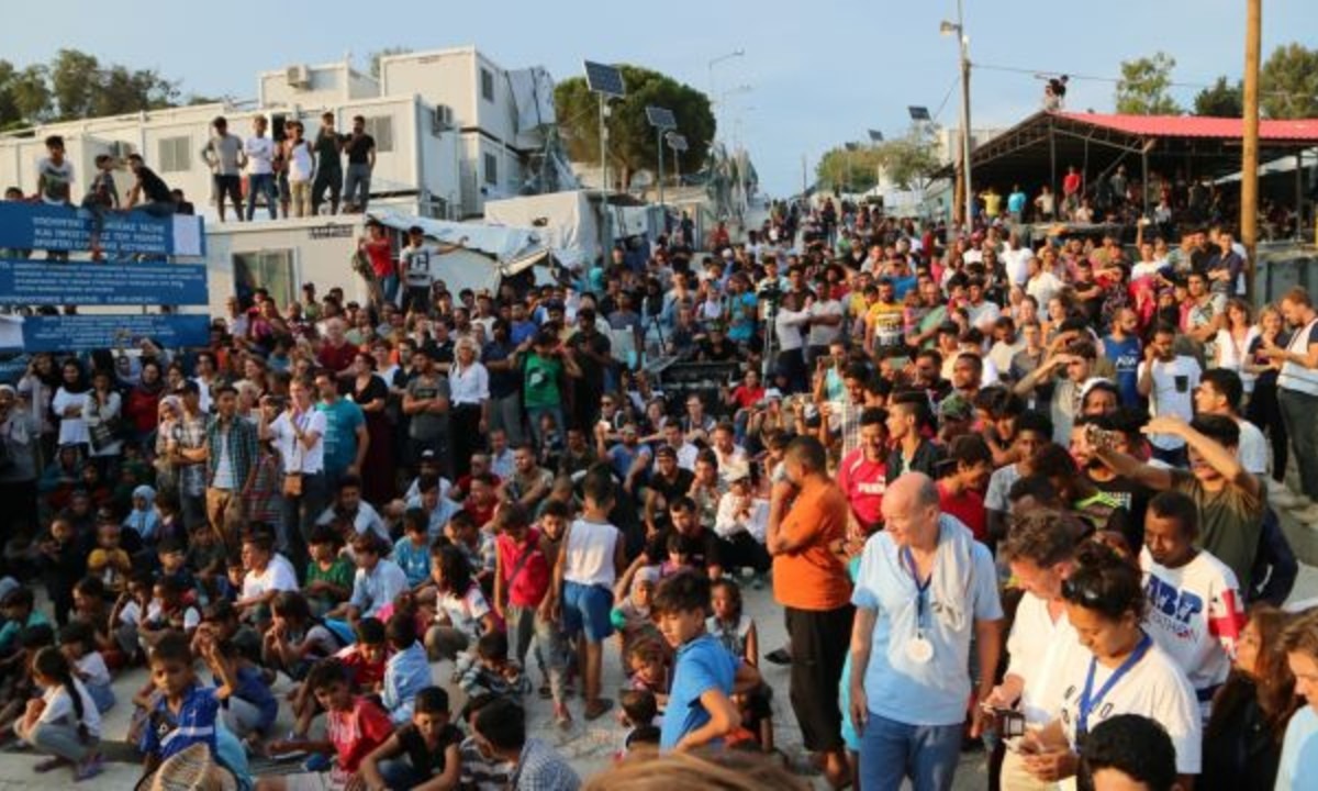 Η Γαλλία ανακοίνωσε πως παίρνει 500 μετανάστες από τη Μόρια