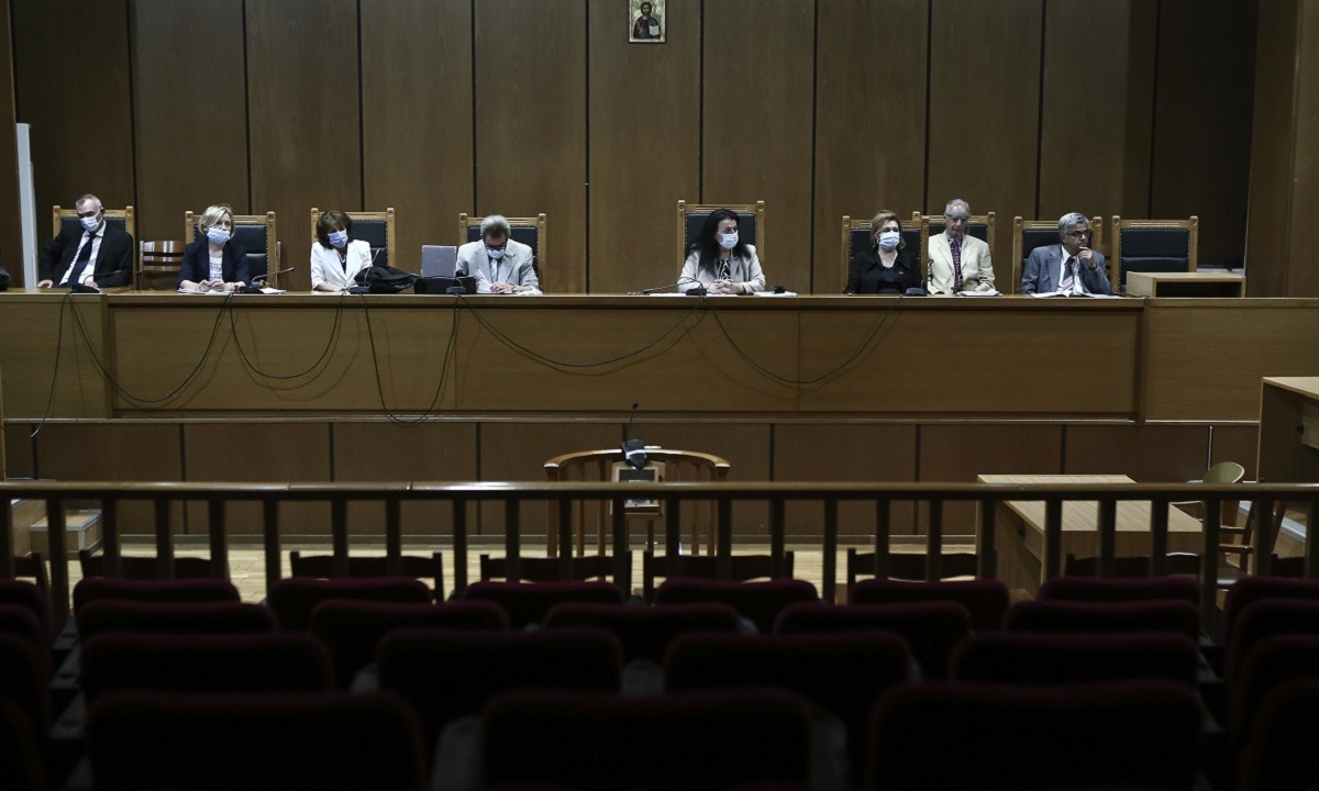 Δίκη Χρυσής Αυγής: Ώρα αποφάσεων έπειτα από 5,5 χρόνια – «Φρούριο» το Εφετείο (vids)