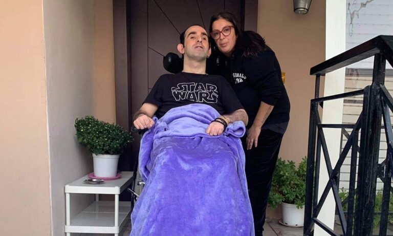 Μεγαλείο ψυχής: Ένας βετεράνος του ΠΑΟΚ και ένας φίλος του Άρη αγόρασαν το αμαξίδιο του Γιώργου!