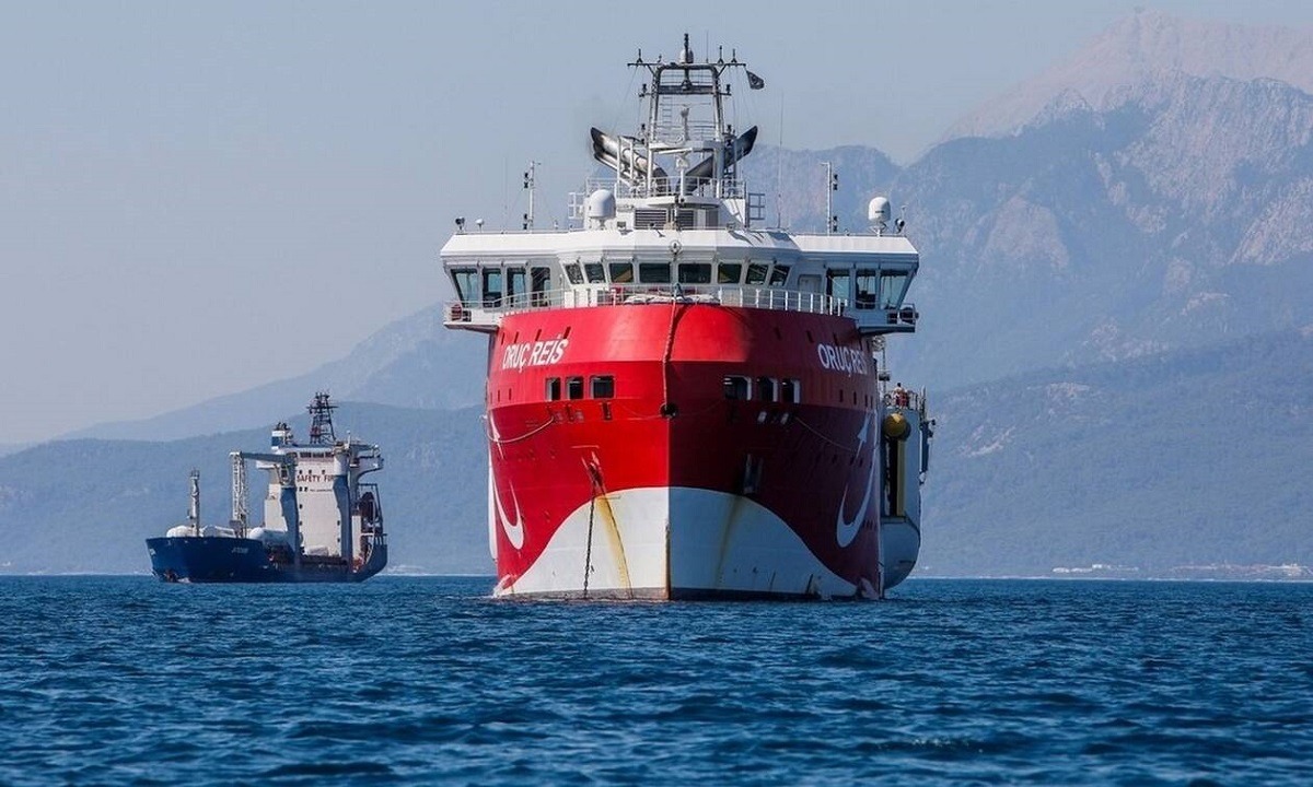 Oruc Reis: Πάει για έξι ναυτικά μίλια απόσταση από το Καστελόριζο – Πλησιάζουν τα πολεμικά