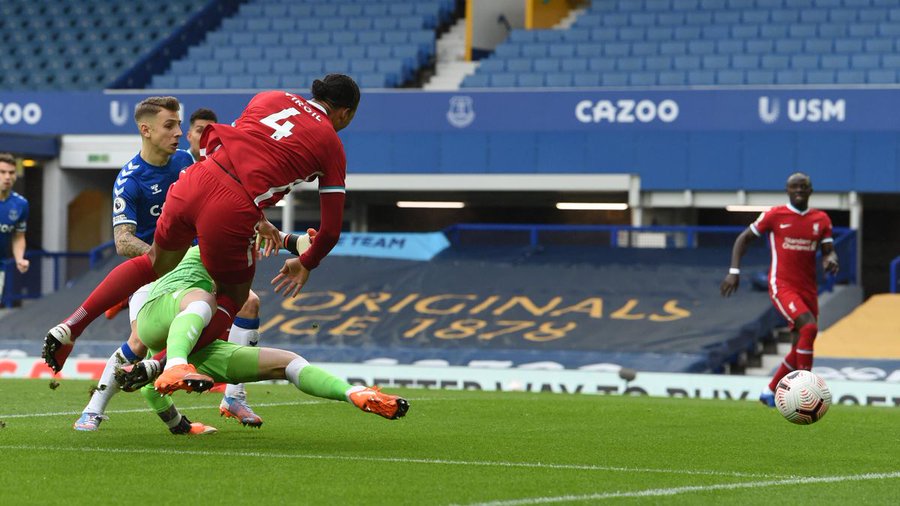 Λίβερπουλ: Φόβοι πως υπέστη ρήξη χιαστού ο Φαν Ντάικ