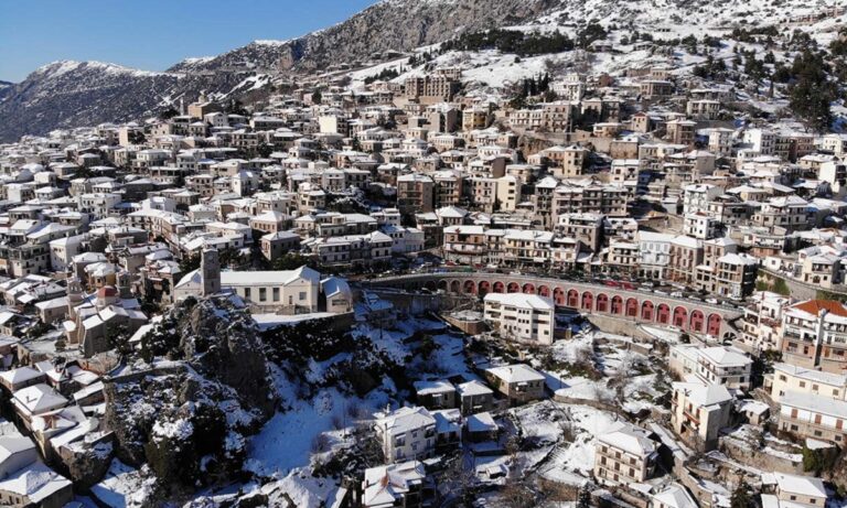 Περιζήτητη η Αράχωβα λόγω… κορονοϊού! Τα Σαββατοκύριακα γίνεται «χαλασμός»! (vid)