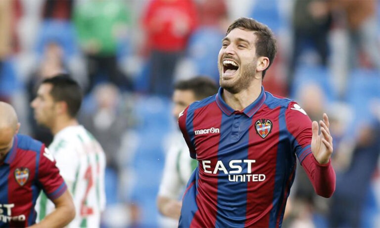 Ολυμπιακός: «Επίσημη πρόταση για τον μέσο Καμπάνια»