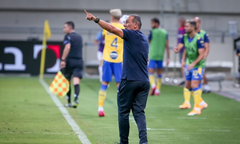 Δώνης: Έχει τα νεύρα του!