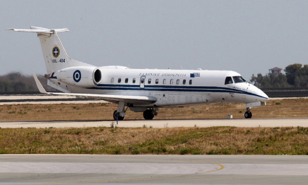 Ελληνοτουρκικά: Τσακώθηκε ο πιλότος του αεροσκάφους του Δένδια με τον Τούρκο ελεγκτή