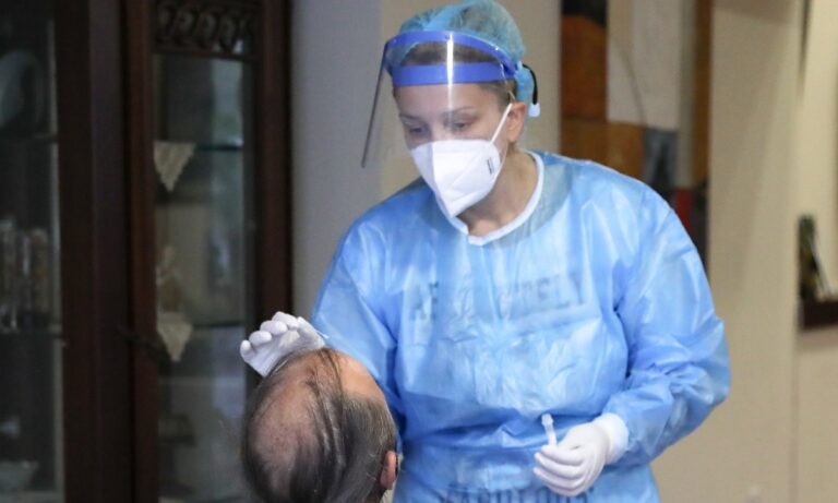 ΕΟΔΥ: 585 rapid τεστ σε πολίτες στον Πειραιά – Πόσα κρούσματα εντοπίστηκαν