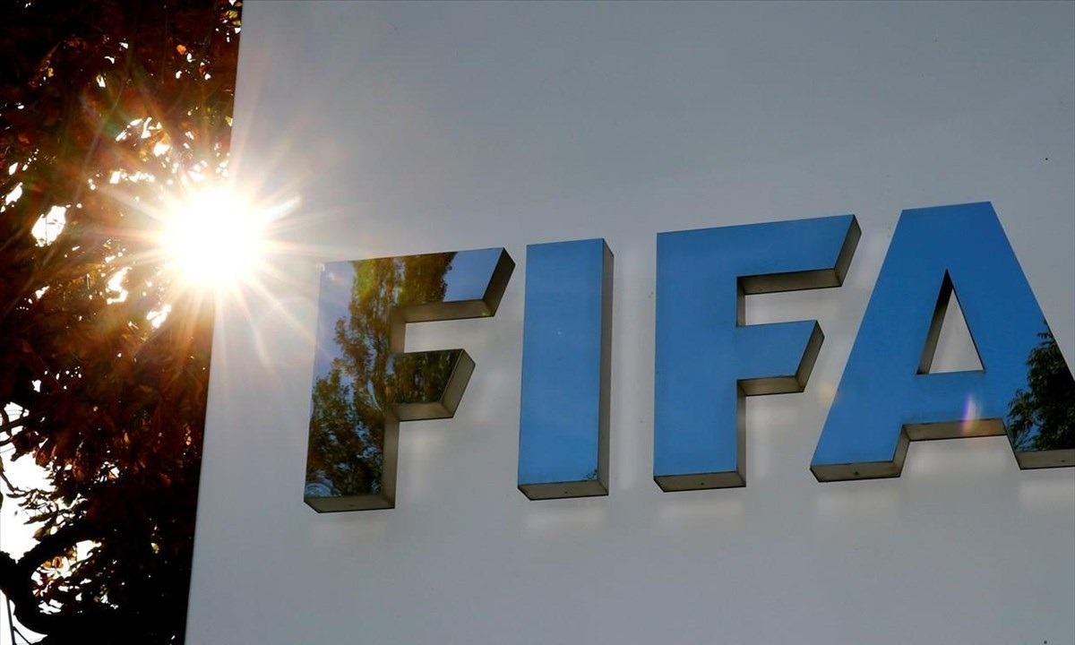 Ριζικές αλλαγές σκέφτεται η FIFA. Απεριόριστες αλλαγές, μισάωρα ημίχρονο και να σταματάει το ρολόι όταν η μπάλα είναι εκτός γραμμών.