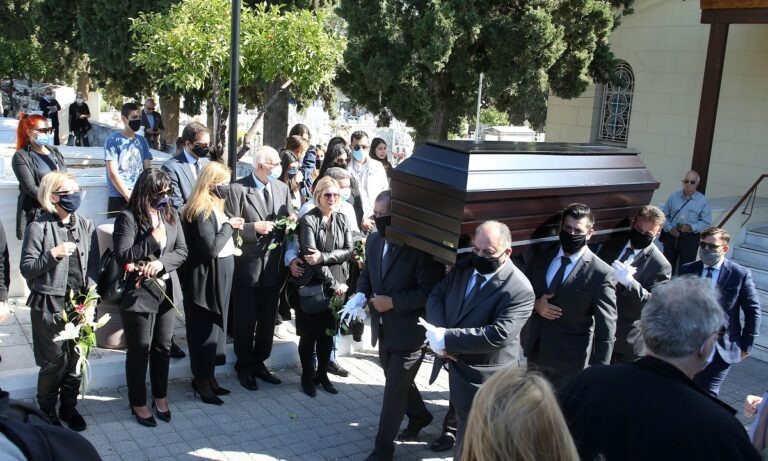 Το τελευταίο «αντίο» στον Κώστα Μπατή (pics)