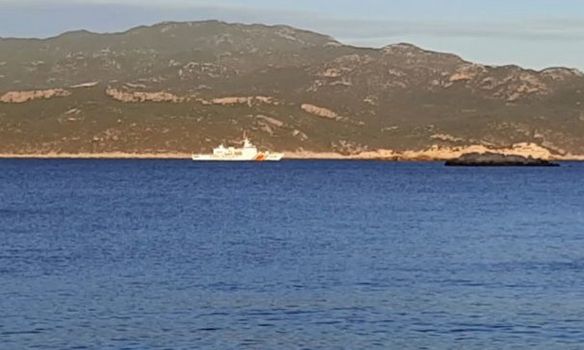 Ελληνοτουρκικά: Κορβέτα της τουρκικής ακτοφυλακής περιπολεί στις ακτές του Καστελόριζου (vid)