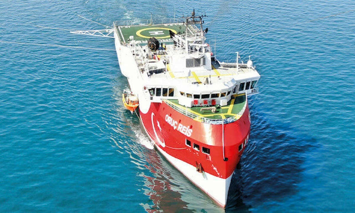 Oruc Reis: Τούρκοι βουλευτές θέλουν να ανέβουν το τουρκικό ερευνητικό για να εμψυχώσουν το προσωπικό του πλοίου.