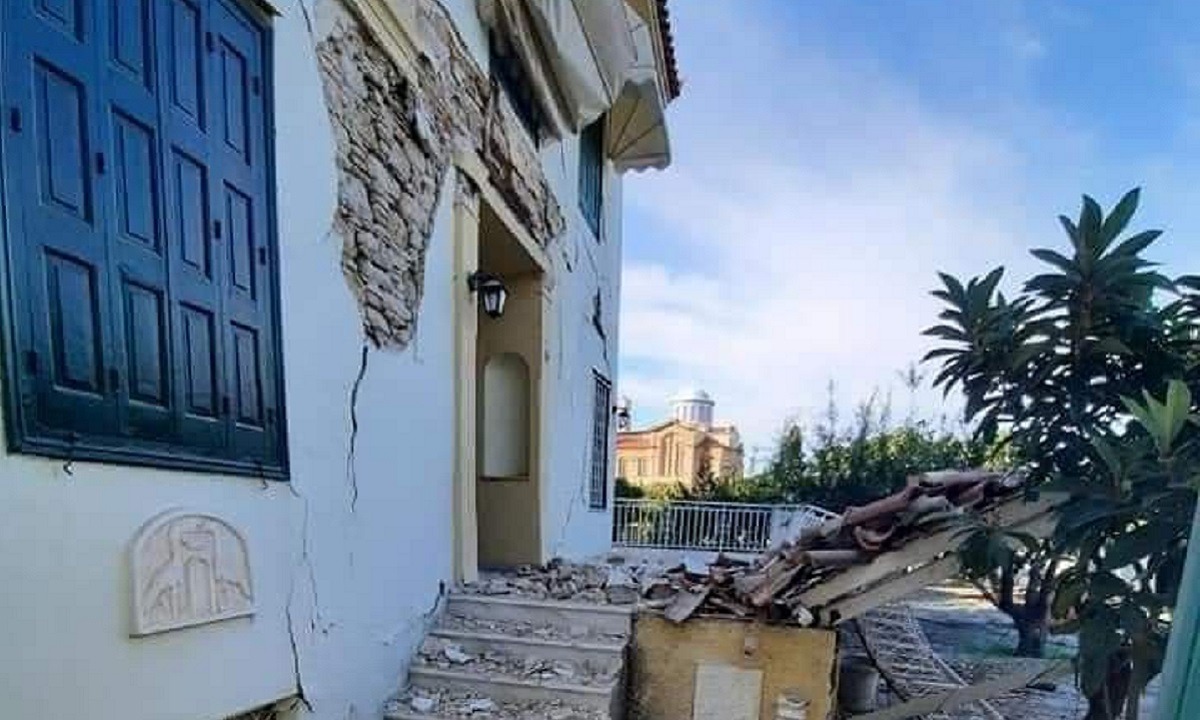 Σεισμός Σάμος: «Άνοιξαν» οι δρόμοι έτοιμα να καταρρεύσουν τα σπίτια! (video)