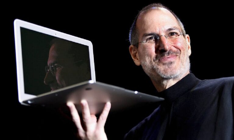 O χαρισματικός Στιβ Τζομπς και η «μαγική» ιστορία της Apple που άλλαξε τον κόσμο (vids)
