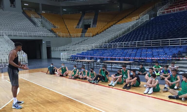 Ο Αντετοκούνμπο στις Ακαδημίες της ΚΑΕ Παναθηναϊκός