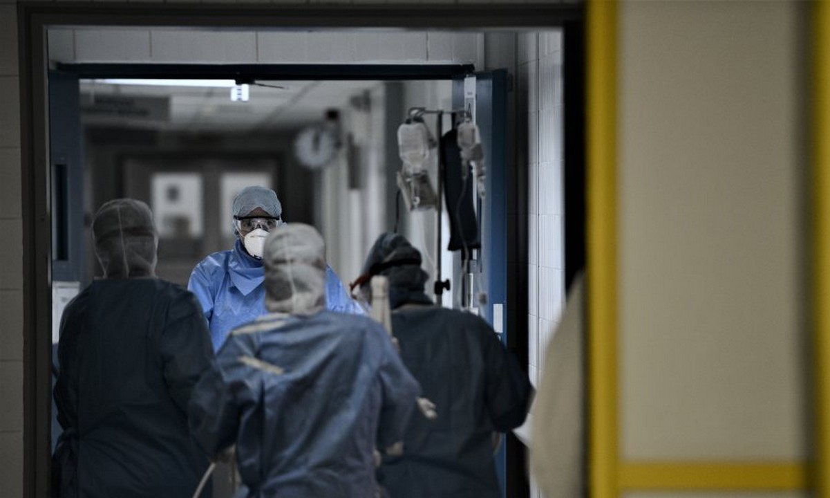 Κορονοϊός: Κατέληξαν τρεις ασθενείς τις τελευταίες ώρες
