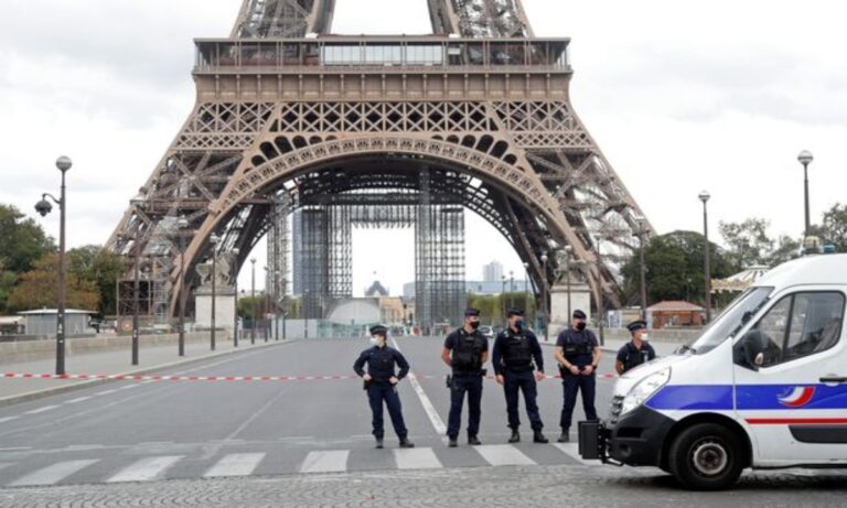 Ενοπλος αποκεφάλισε άνδρα στο Παρίσι φωνάζοντας «Αλλάχου Ακμπάρ»