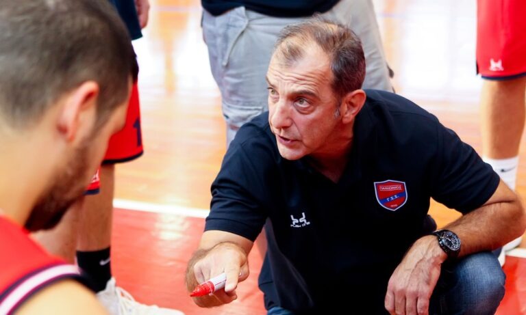 Πανιώνιος: Υπέβαλε την παραίτηση του ο Βλάχος