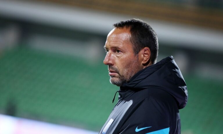 Φαν’τ Σχιπ: «Χρειαζόμαστε παίκτες όπως οι Φορτούνης-Μπακασέτας, δεν είναι ρομπότ οι παίκτες»