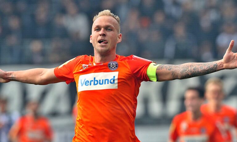 ΟΦΗ: Απίθανο – «Φλέρταρε» με τον πρώτο σκόρερ της Jupiler League! (vid)