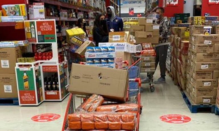 Αντετοκούνμπο: «Άδειασε» ένα σούπερ μάρκετ για να μοιράσει τρόφιμα στα Σεπόλια (pics)