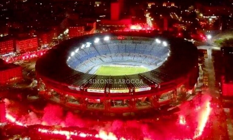 Ανατριχίλα: «Κάηκε» το γήπεδο της Νάπολι στο «αντίο» του Μαραντόνα (vids)