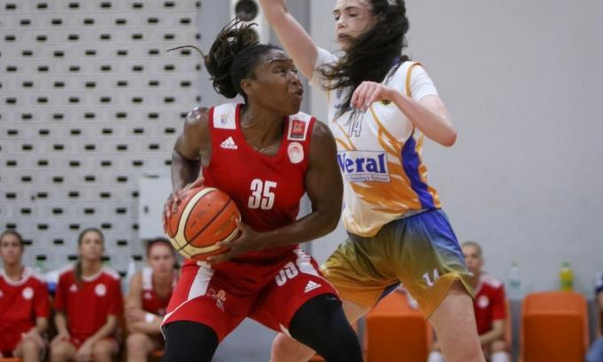 Ολυμπιακός: «Επίθεση» της Ντέιβις στην ΕΟΚ – «Γιατί παίζουν οι άντρες και όχι εμείς;» (pic)