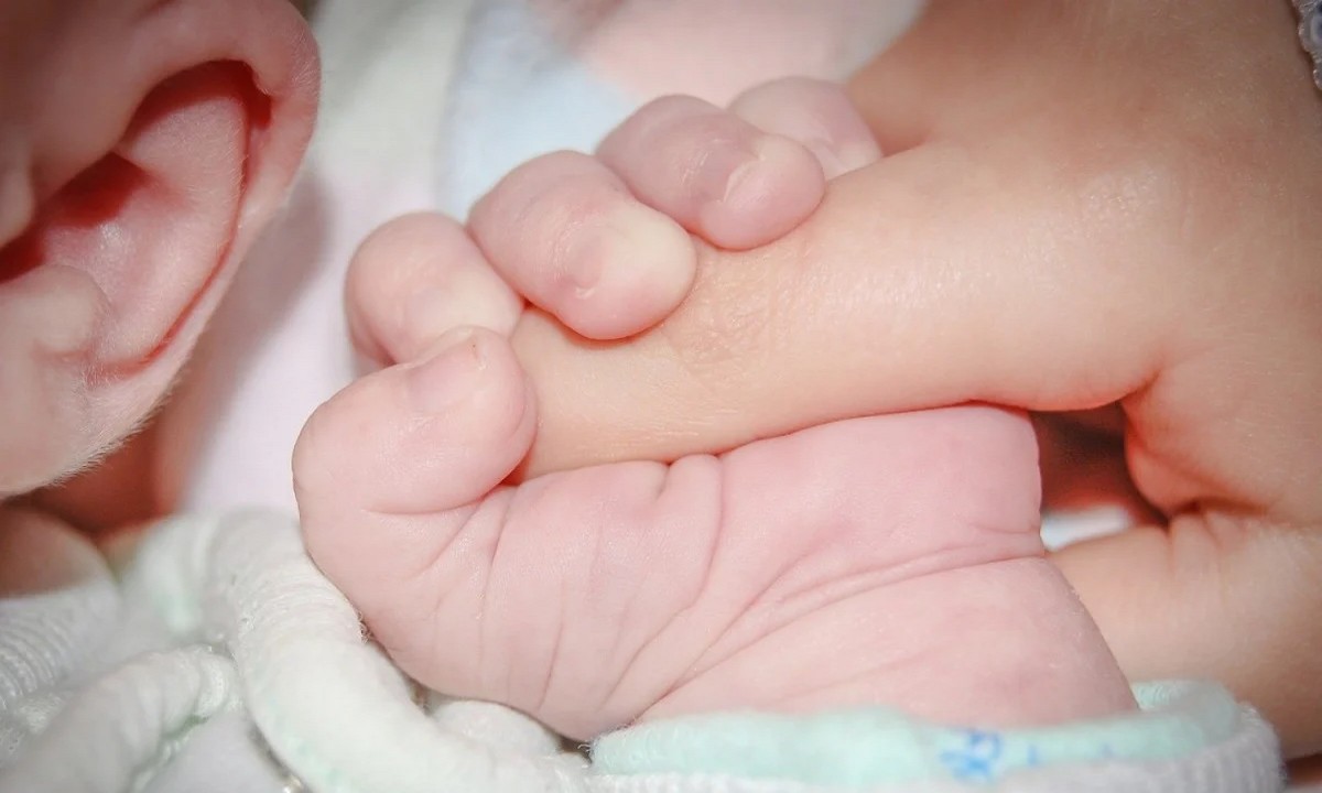 Επίδομα γέννας: Παράταση από τον ΟΠΕΚΑ για τις αιτήσεις – Ποιους αφορά