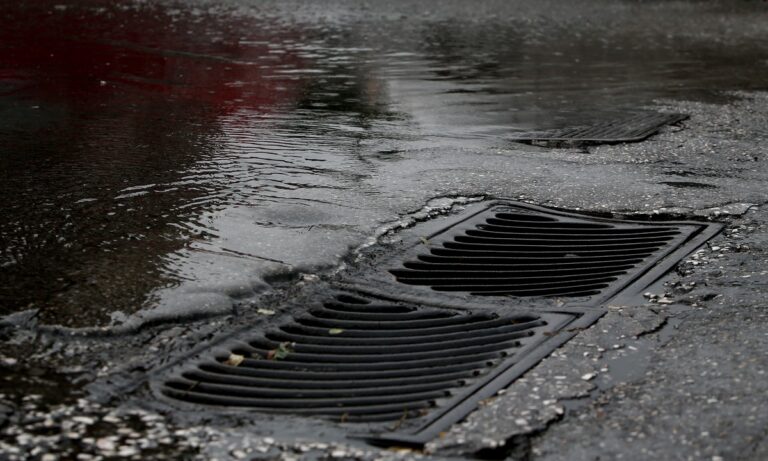 Πανελλαδικά τεστ και λύματα στο Λεκανοπέδιο: Τα δύο ενθαρρυντικά μηνύματα της ημέρας