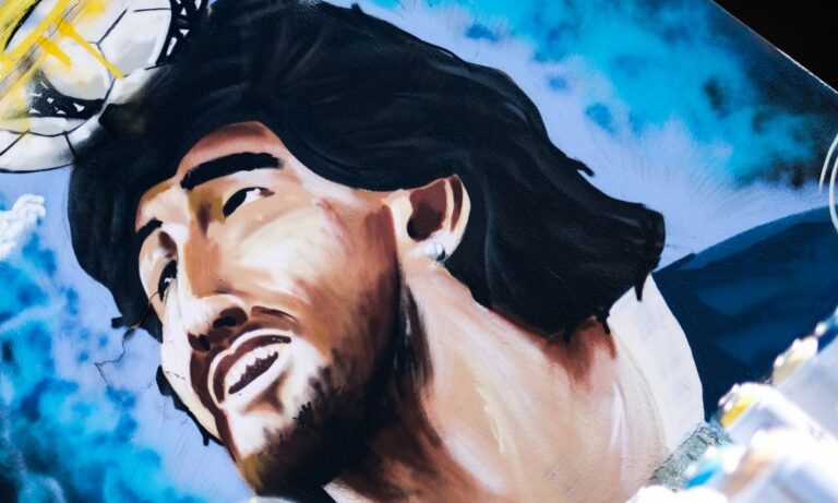 Ντιέγκο Μαραντόνα: Εντυπωσιακό γκράφιτι στην Ηλιούπολη! (vid+pics)