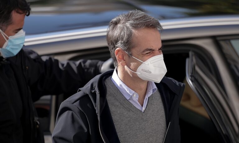 Μητσοτάκης: «Θα κάνουμε Χριστούγεννα με μια οικογένεια ακόμα» (vid)