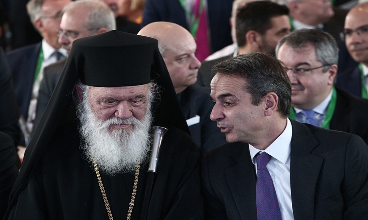 Μητσοτάκης σε Ιερώνυμο: «Τήρηση μέτρων και Χριστούγεννα με ανοιχτές εκκλησίες»