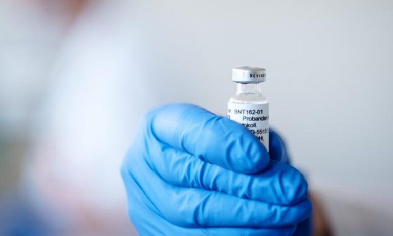 Κορονοϊός – εμβόλιο: Πως θα μοιραστεί σε Ευρώπη και Αμερική
