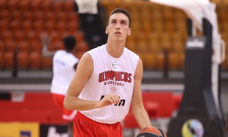 Ποκουσέφσκι: «Ένα μεγάλο ευχαριστώ στον Ολυμπιακό»