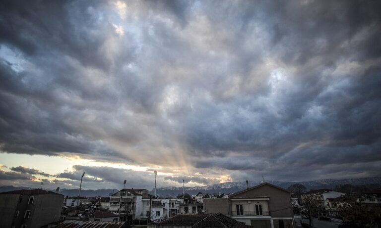 Καιρός 2/12: Μέχρι και χιονοπτώσεις!