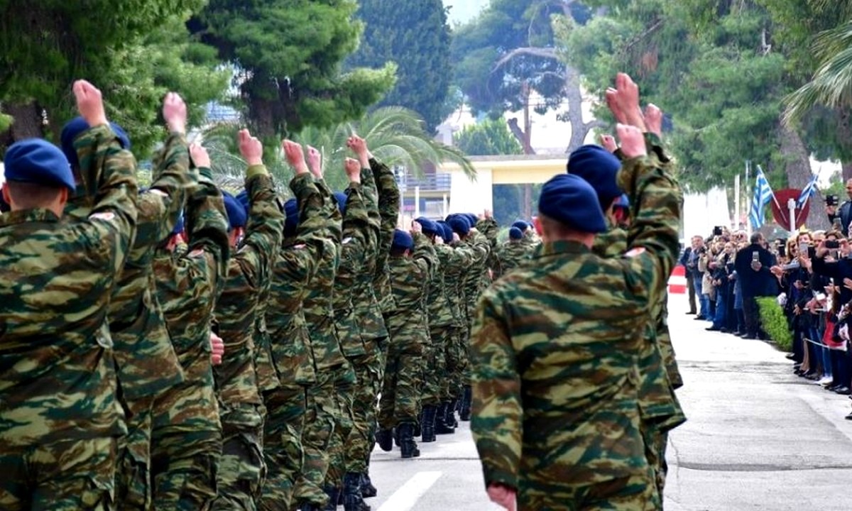 Στρατιωτική θητεία: Νεοσύλλεκτοι «πλημμύρισαν» τα στρατόπεδα – Θέλουν να γλιτώσουν το 12μηνο