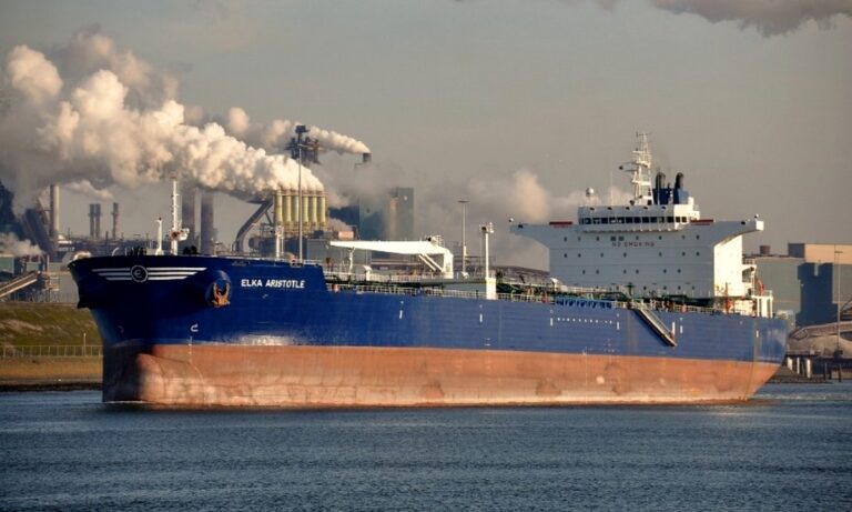 Ελληνοτουρκικά: Σύγκρουση ελληνικού τάνκερ με τούρκικο ψαροκάικο – Αγνοούνται Τούρκοι ψαράδες!