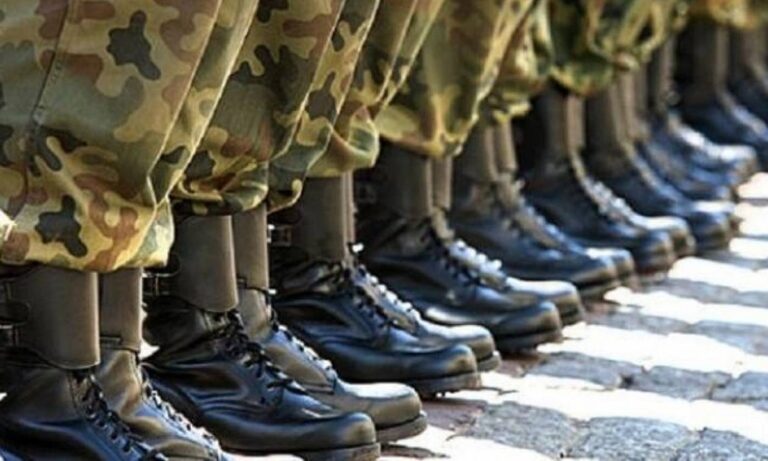Στρατιωτική θητεία: Σε «αναμμένα κάρβουνα» χιλιάδες οπλίτες που κατατάσσονται από Δευτέρα